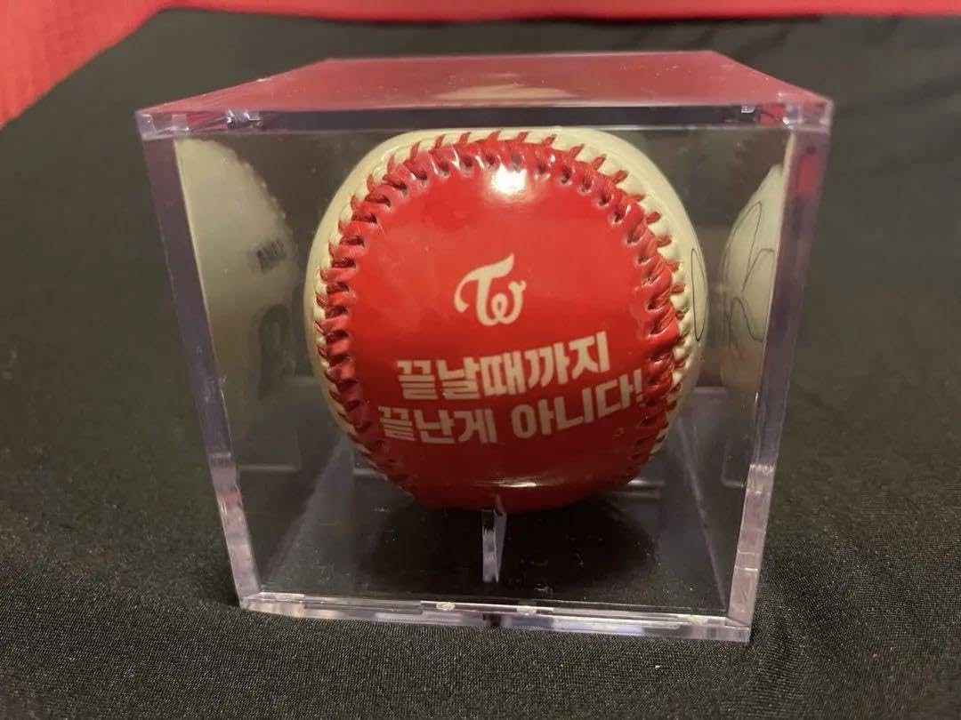 TWICE ナヨン サイン入り 野球ボール ストライクゾーン 当選品 TWICE ジュンヨン サインボール 【公式通販】
